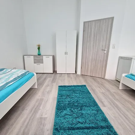 Monteurwohnung - 4 Zimmer, 2 Baeder Bis Zu 8 Personen Niederzissen